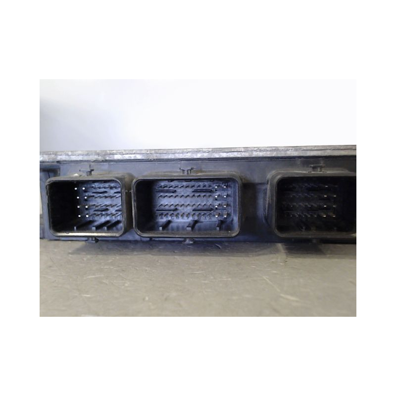 CALCULATEUR MOTEUR RENAULT TWINGO