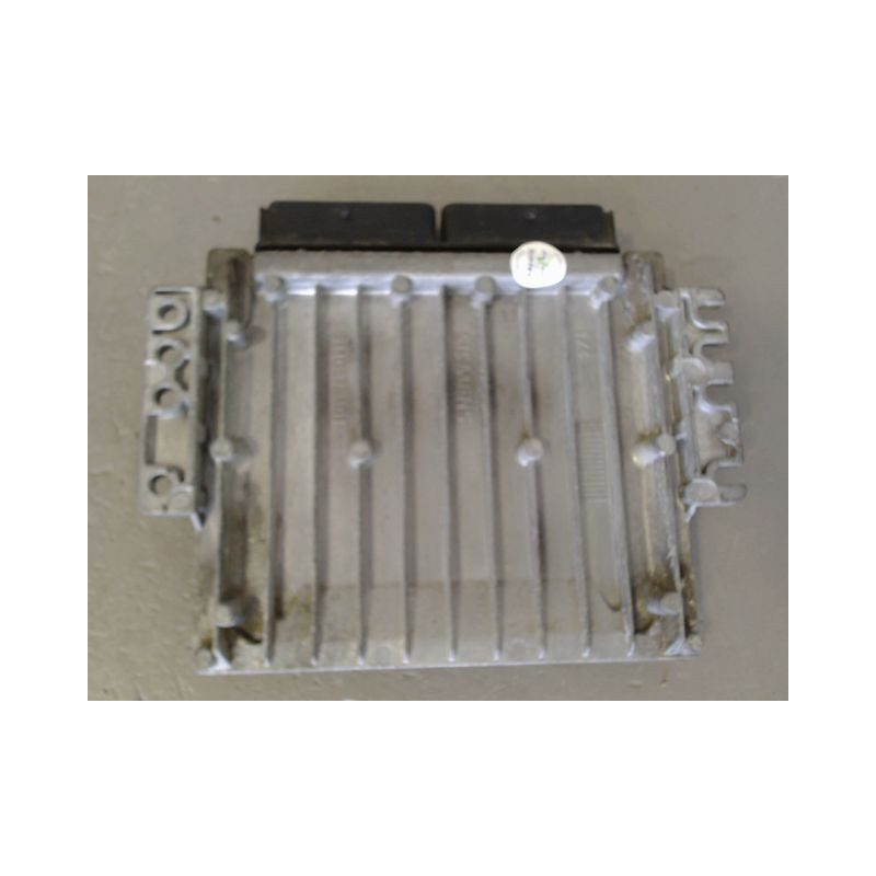 CALCULATEUR MOTEUR RENAULT CLIO
