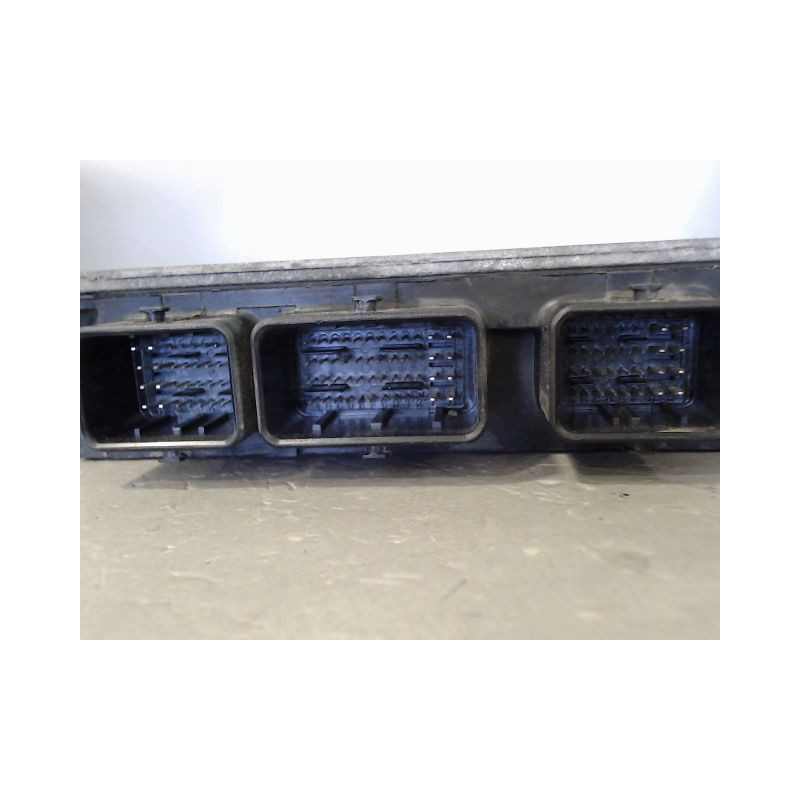 CALCULATEUR MOTEUR RENAULT CLIO