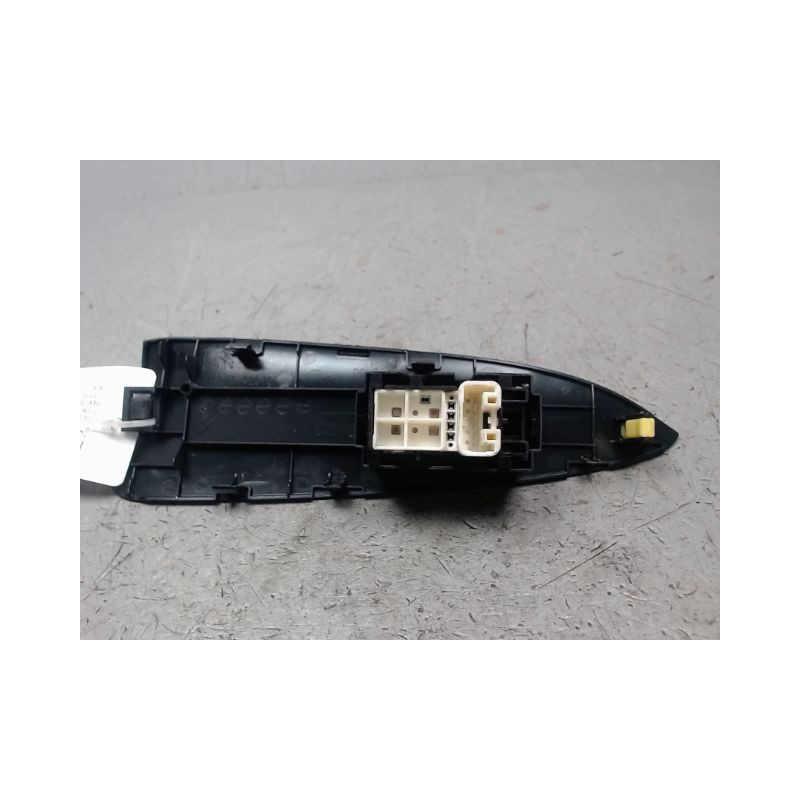 COMMANDE LEVE-GLACE PORTE ARD TOYOTA RAV4 2006