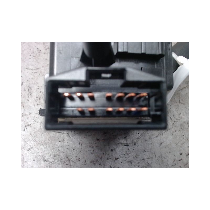 COMMANDE ESSUIE GLACE KIA CARENS 2002-