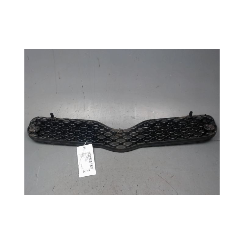 CALANDRE TOYOTA YARIS 2003-