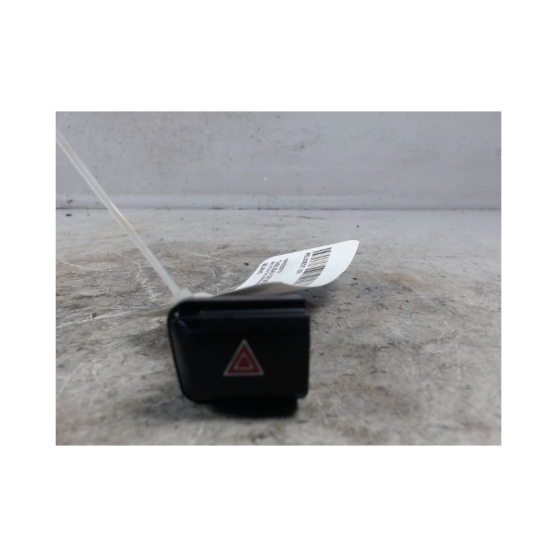 BOUTON DE WARNING PEUGEOT 208