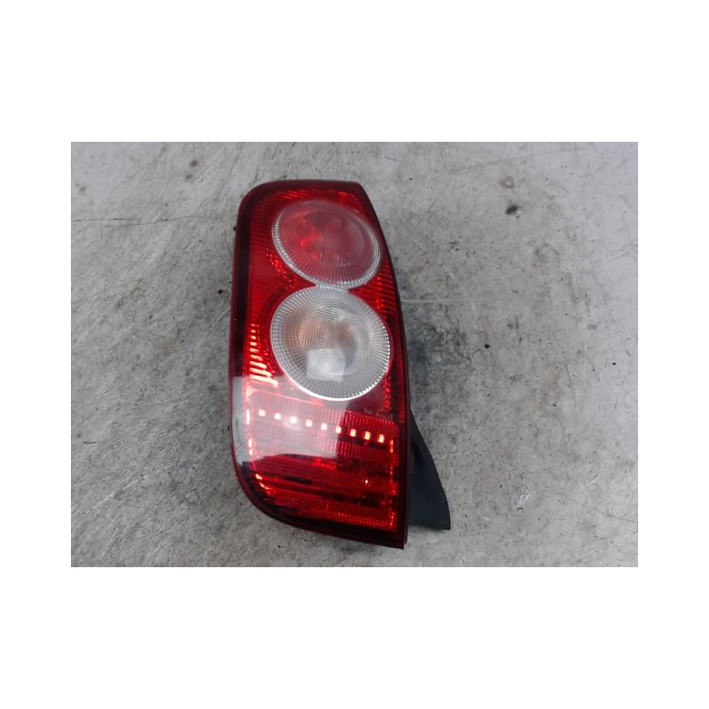 FEU ARRIERE GAUCHE  NISSAN MICRA C+C