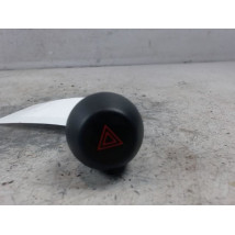 BOUTON DE WARNING TOYOTA RAV4 2006