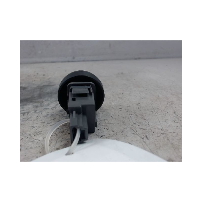 BOUTON DE WARNING TOYOTA RAV4 2006