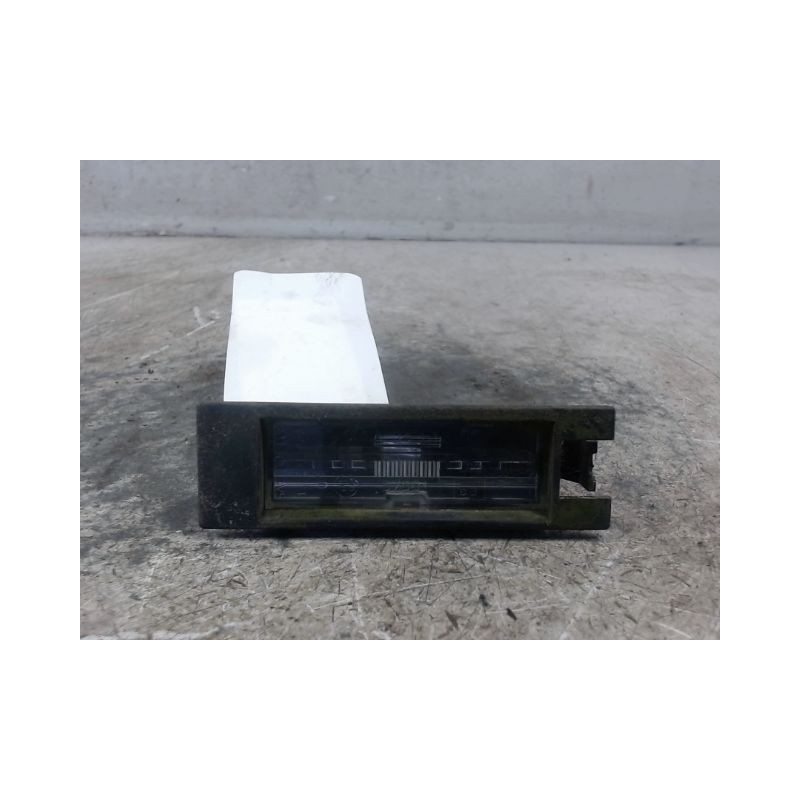 ECLAIREUR PLAQUE DE POLICE DROIT OPEL CORSA