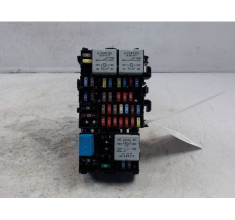 PLATINE FUSIBLE HABITACLE