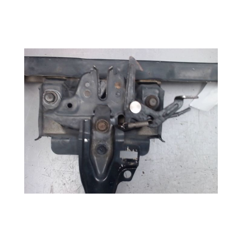 TRAVERSE SUPERIEURE ARMATURE AVANT NISSAN MICRA 96-98