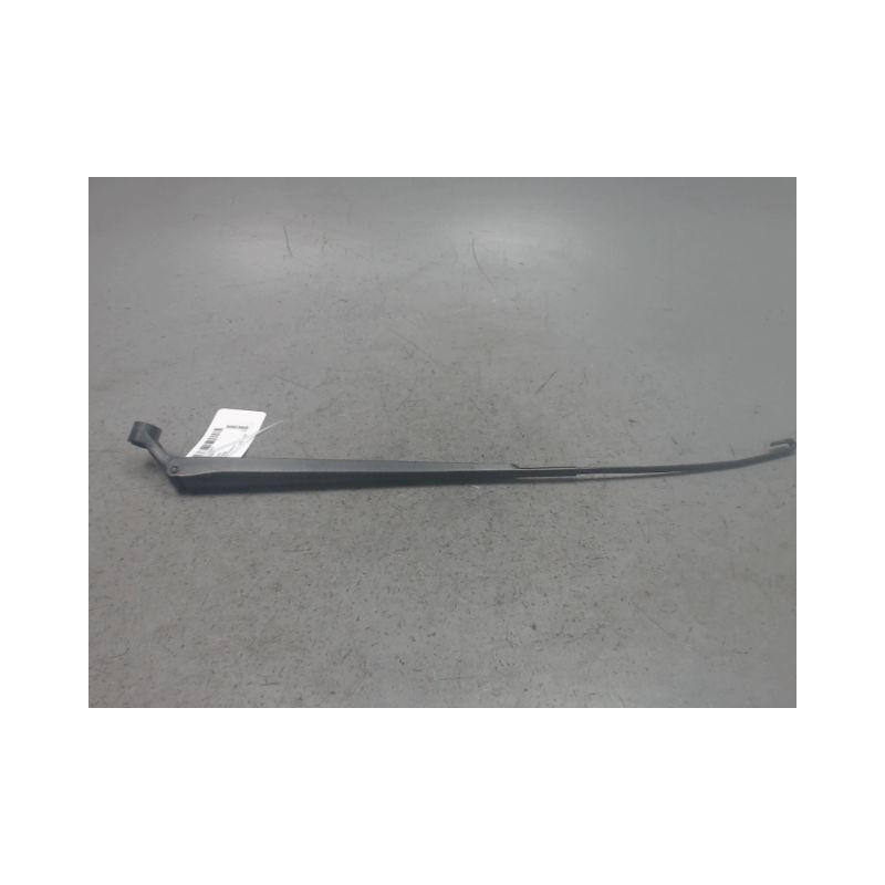 BRAS ESSUIE-GLACE AVANT GAUCHE TOYOTA YARIS