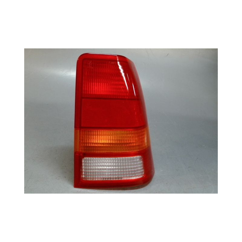 FEU ARRIERE DROIT OPEL KADETT 84-91