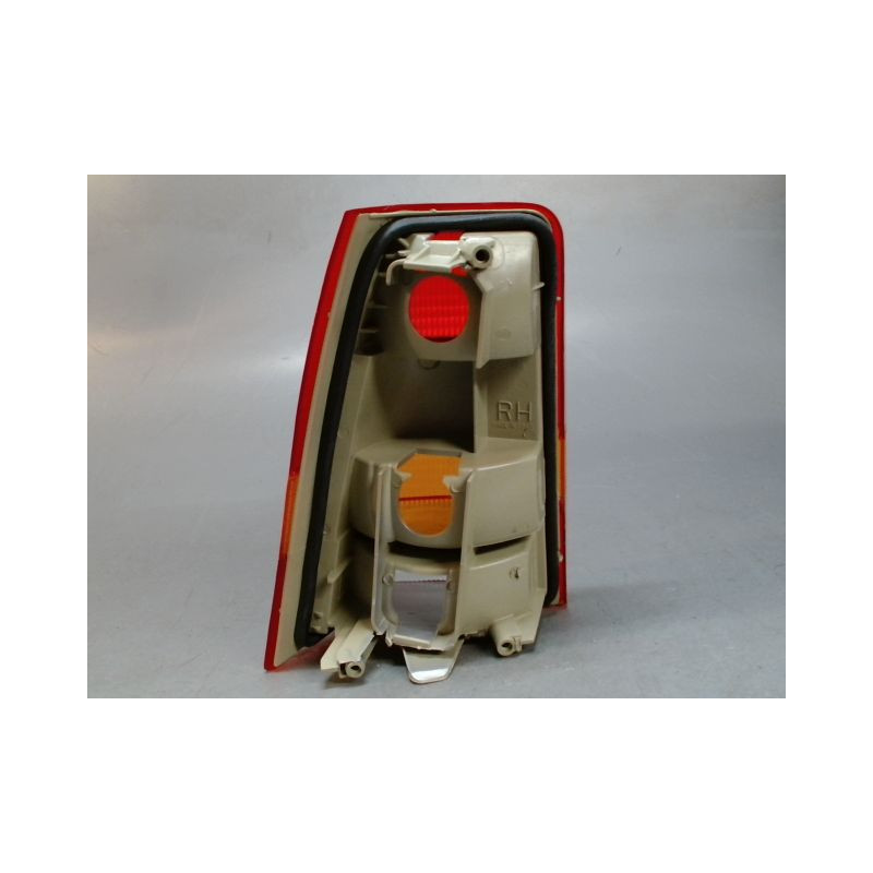 FEU ARRIERE DROIT OPEL KADETT 84-91