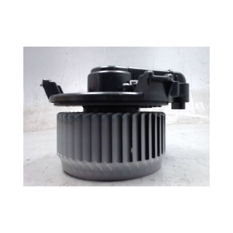 MOTEUR VENTILATEUR CHAUFFAGE TOYOTA YARIS