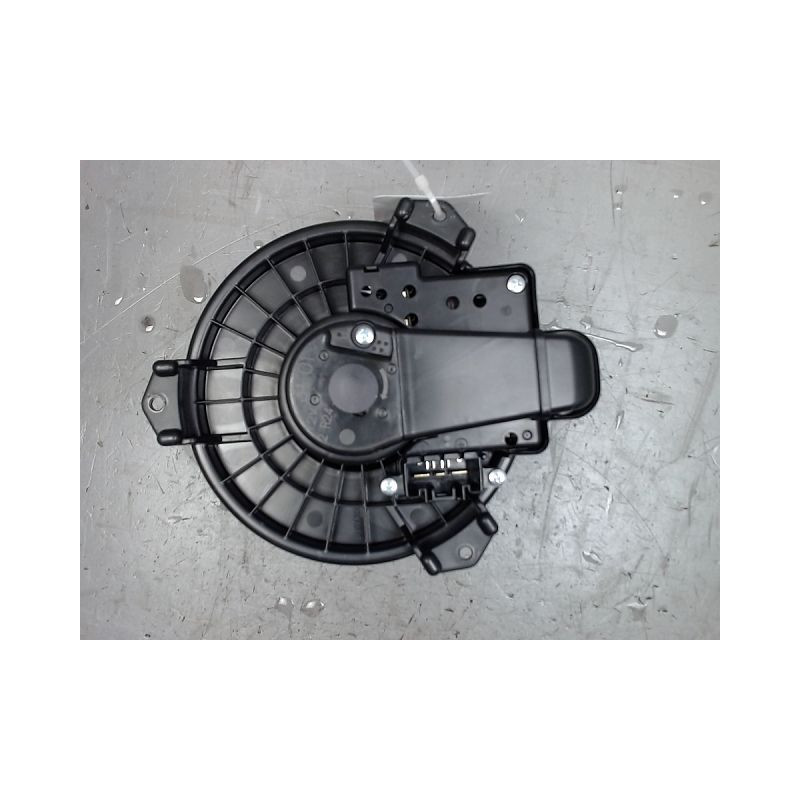 MOTEUR VENTILATEUR CHAUFFAGE TOYOTA YARIS