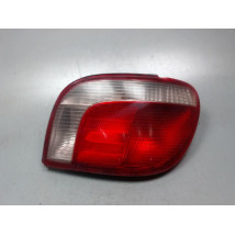 FEU ARRIERE DROIT TOYOTA YARIS -2003