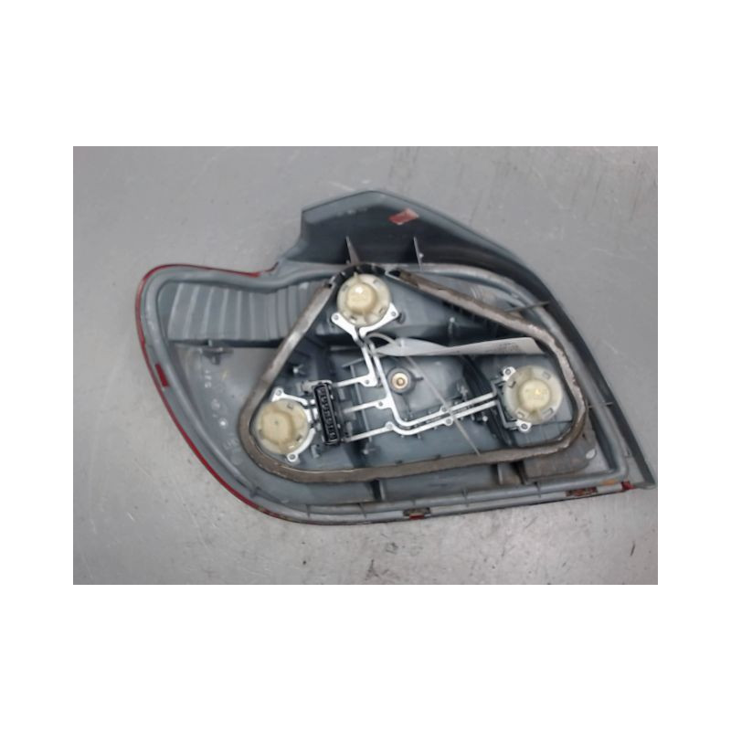 FEU ARRIERE DROIT TOYOTA YARIS -2003
