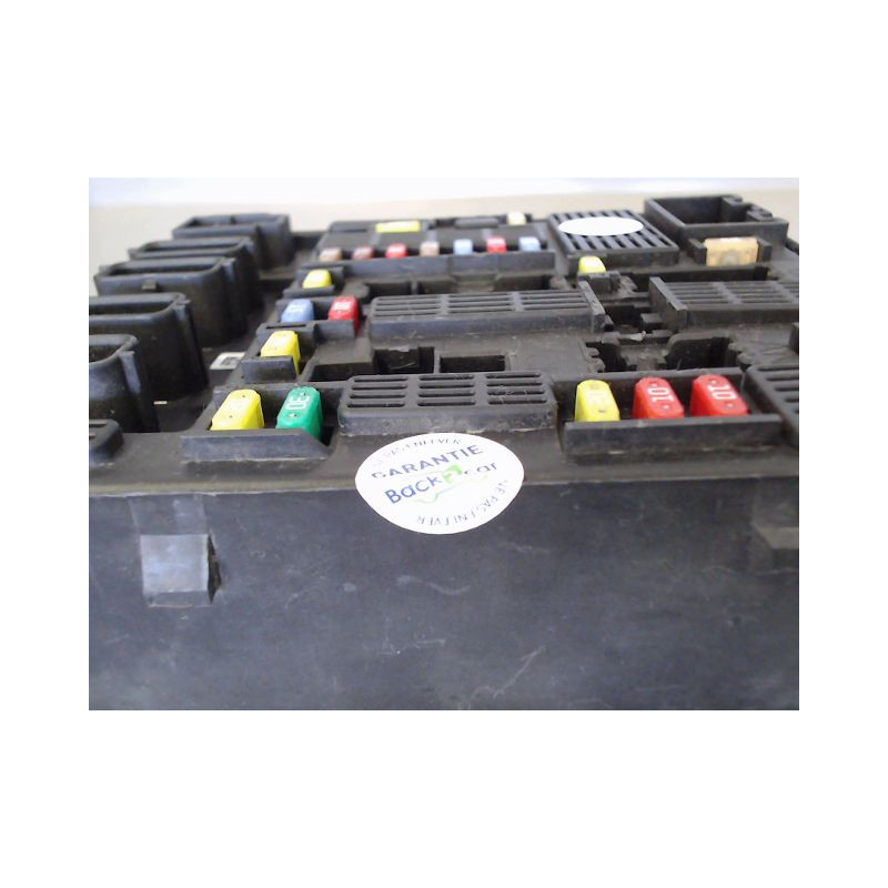BOITE A FUSIBLES RENAULT SCENIC III 2009-