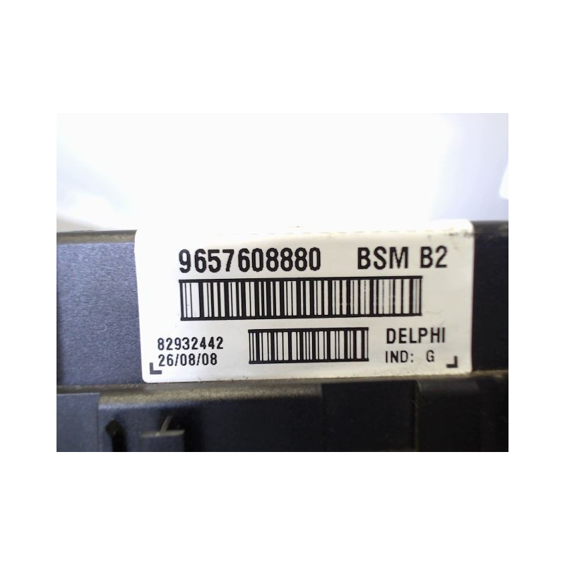 BOITE A FUSIBLES PEUGEOT 206 3P