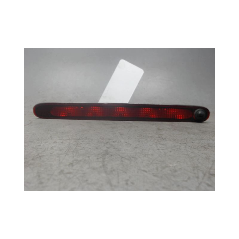 FEUX STOP SUPPLEMENTAIRE SUZUKI SWIFT
