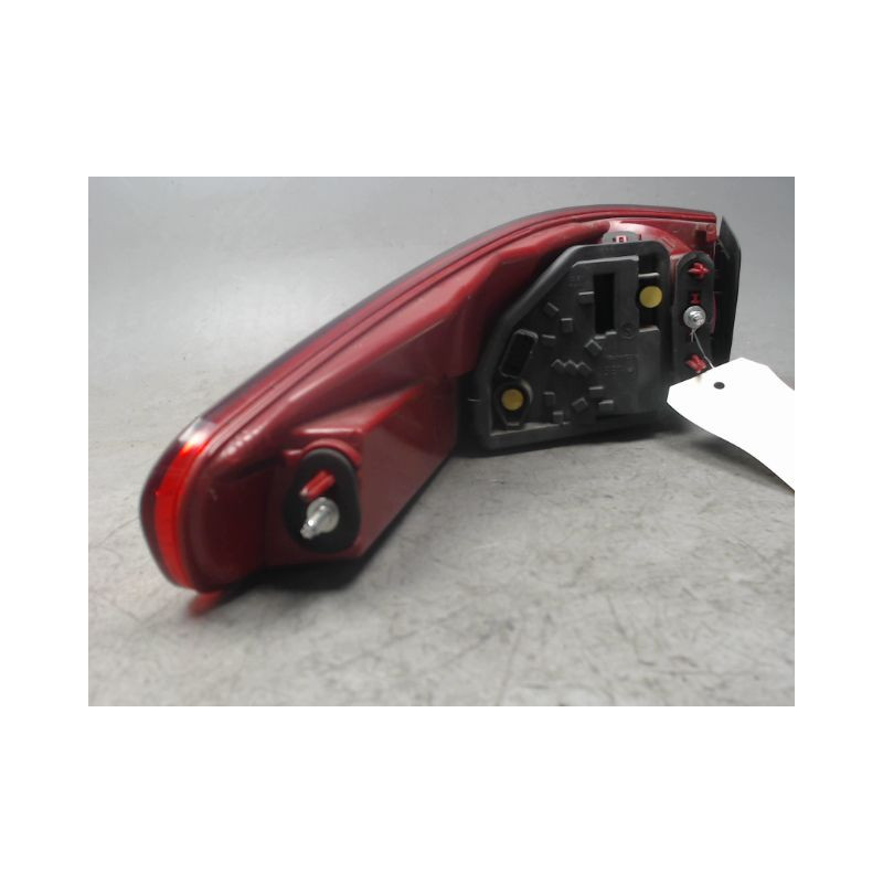 FEU ARRIERE DROIT PEUGEOT 607