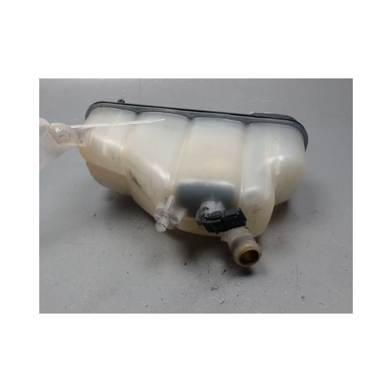 VASE EXPANSION MERCEDES C180