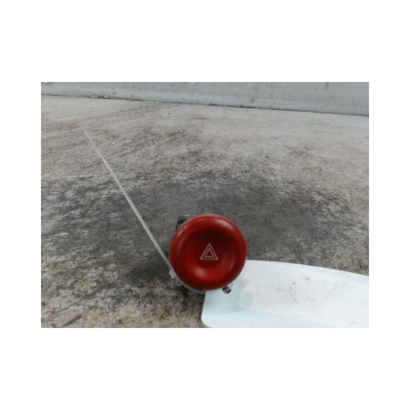 BOUTON DE WARNING NISSAN INTERSTAR