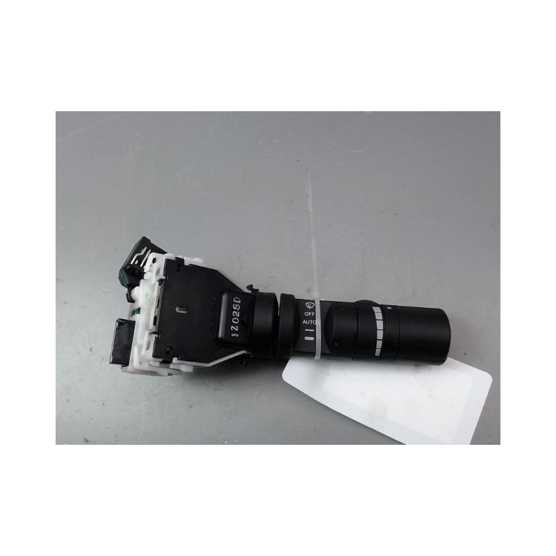 COMMANDE ESSUIE GLACE NISSAN NAVARA DOUBLE CABINE