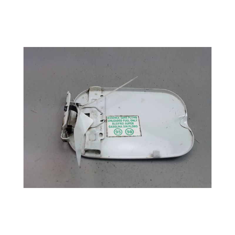 VOLET DE TRAPPE CARBURANT DACIA SANDERO I 2008-2012