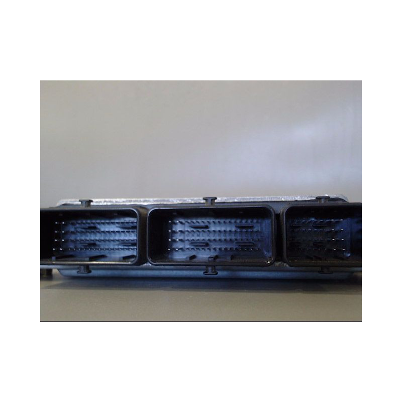 CALCULATEUR MOTEUR DACIA DUSTER 10-13