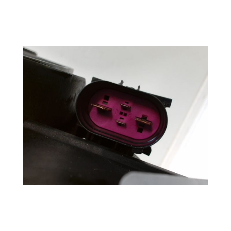 MOTEUR VENTILATEUR RADIATEUR VOLKSWAGEN PASSAT BERL. VI (36) 2010-...