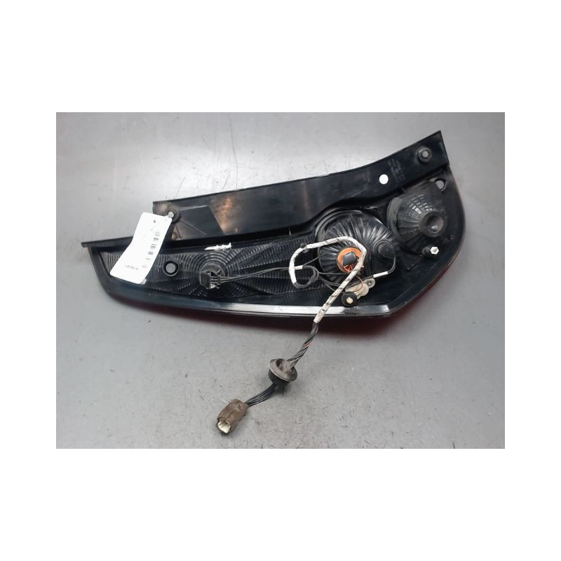 FEU ARRIERE DROIT OPEL AGILA