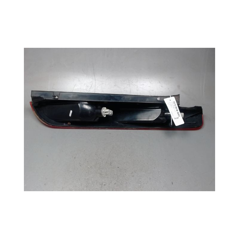 FEU ARRIERE GAUCHE  FORD FOCUS 04-07