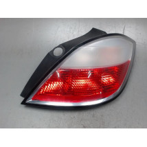 FEU ARRIERE DROIT OPEL ASTRA 2004-