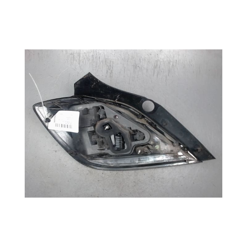 FEU ARRIERE DROIT OPEL ASTRA 2004-