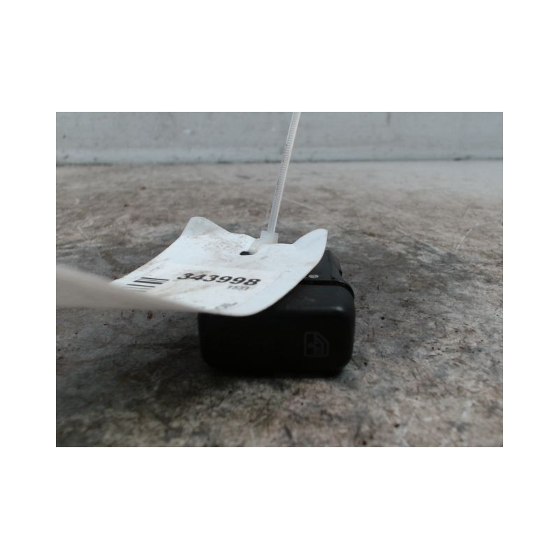 COMMANDE LEVE-GLACE PORTE AVD AIXAM S8