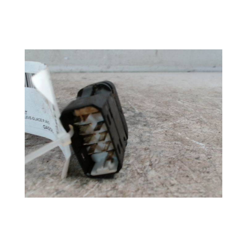 COMMANDE LEVE-GLACE PORTE AVD AIXAM S8