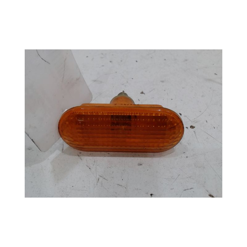 REPETITEUR AILE GAUCHE FORD FUSION