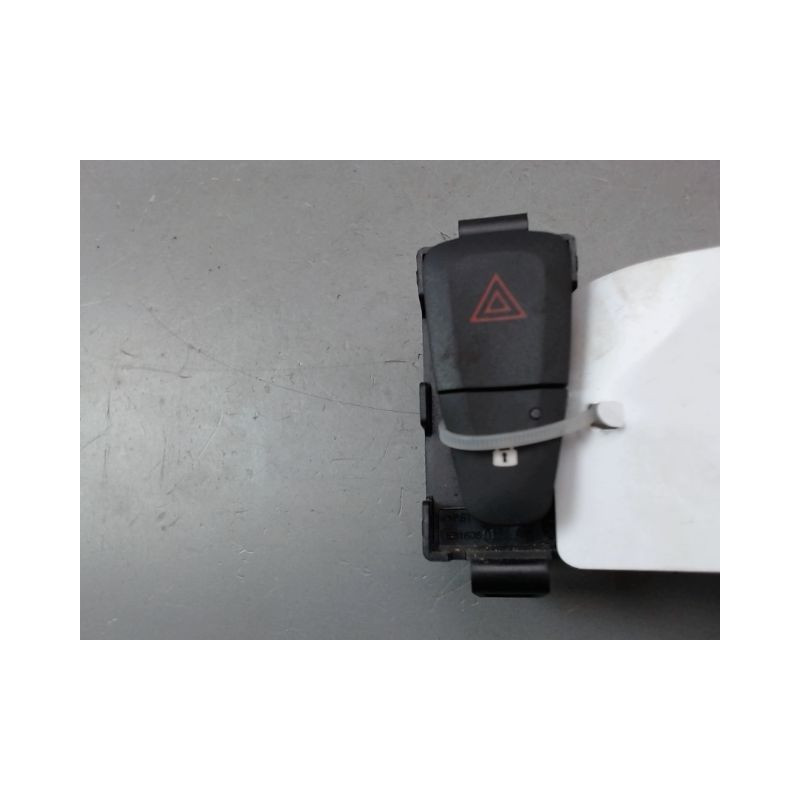 BOUTON DE WARNING DACIA DOKKER BREAK 2012-...