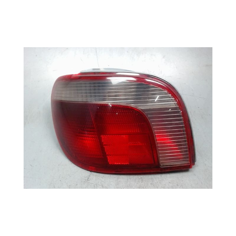 FEU ARRIERE GAUCHE  TOYOTA YARIS -2003