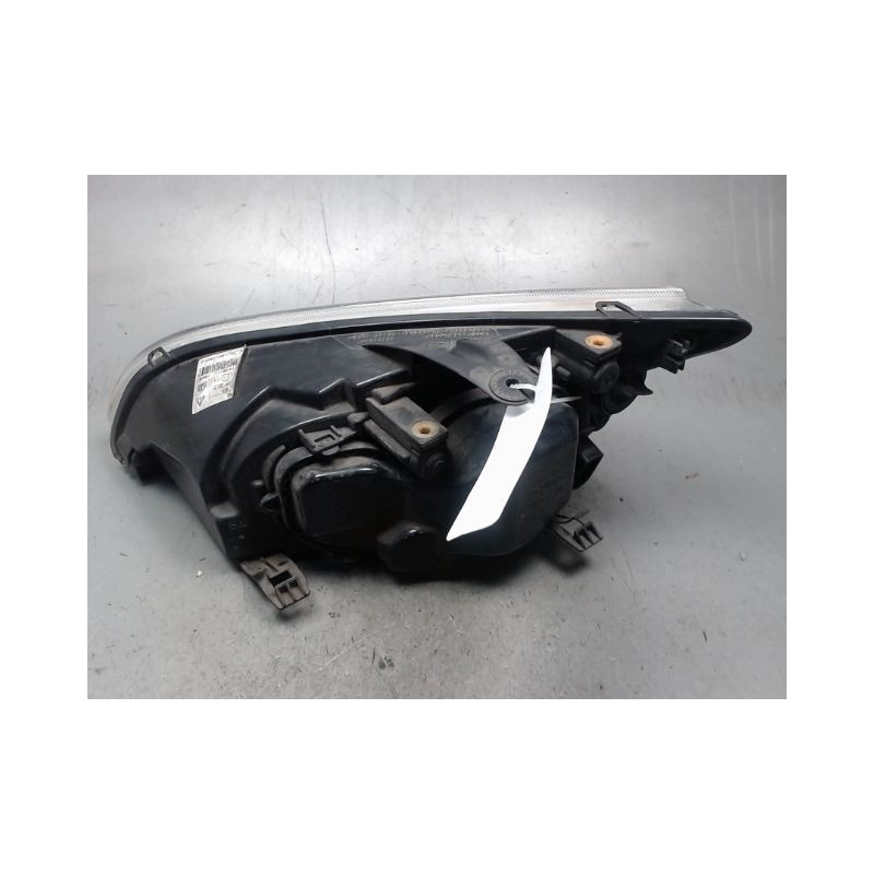 PHARE DROIT FORD FOCUS BREAK 2005-