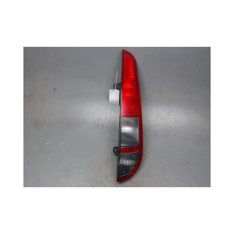 FEU ARRIERE DROIT FORD FOCUS BREAK 2005-