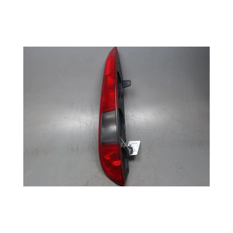 FEU ARRIERE GAUCHE  FORD FOCUS BREAK 2005-