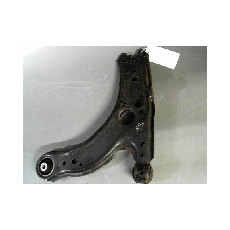 TRIANGLE INFERIEUR AVANT GAUCHE AUDI A3
