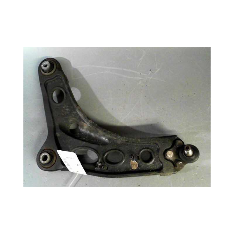 TRIANGLE INFERIEUR AVANT DROIT RENAULT TRAFIC