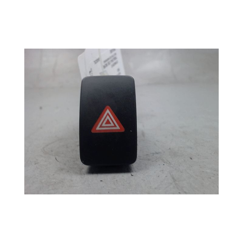 BOUTON DE WARNING KIA RIO