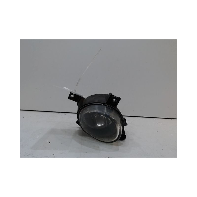 PHARE ANTIBROUILLARD AVANT DROIT AUDI A4