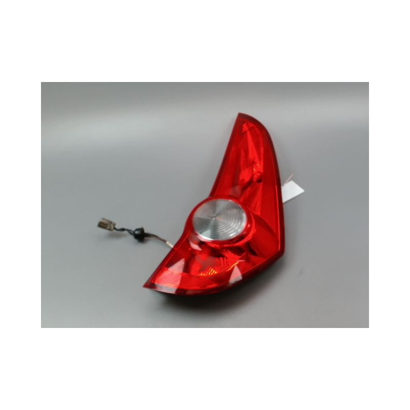 FEU ARRIERE DROIT OPEL AGILA