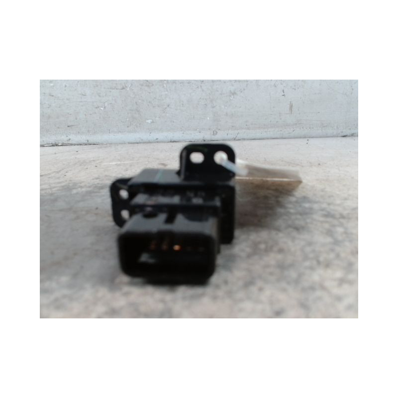 BOUTON DE WARNING TOYOTA HILUX SIMPLE CABINE 2006-