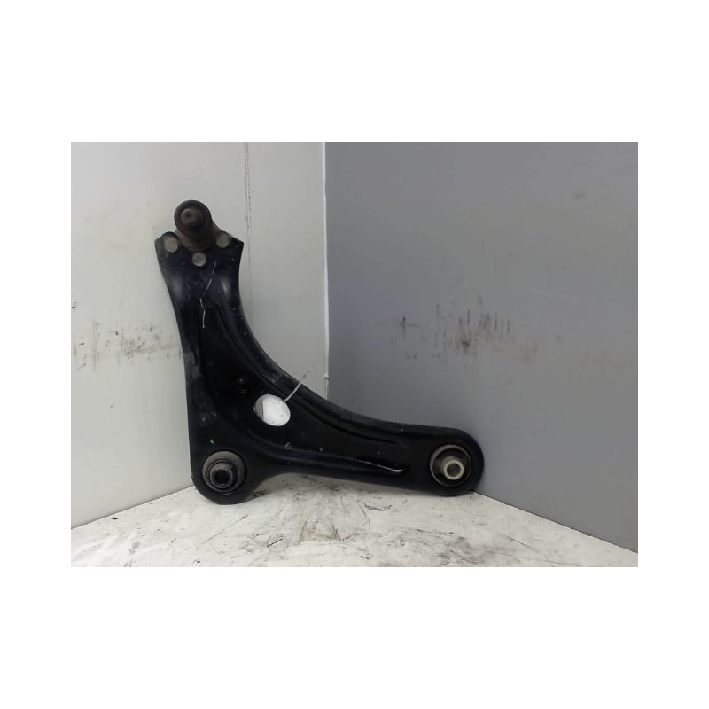 TRIANGLE INFERIEUR AVANT DROIT PEUGEOT 208