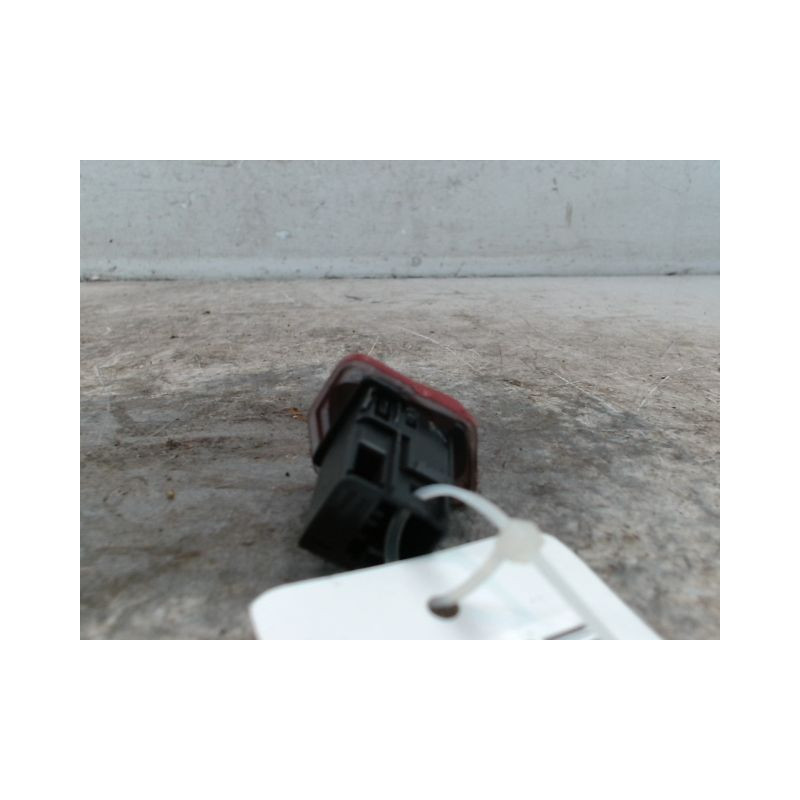 BOUTON DE WARNING PEUGEOT 607 2004-